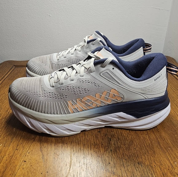 Hoka One One Shoes - Hoka One One Bondi 7 Running Shoes Women's Size 9it have a little tear inside